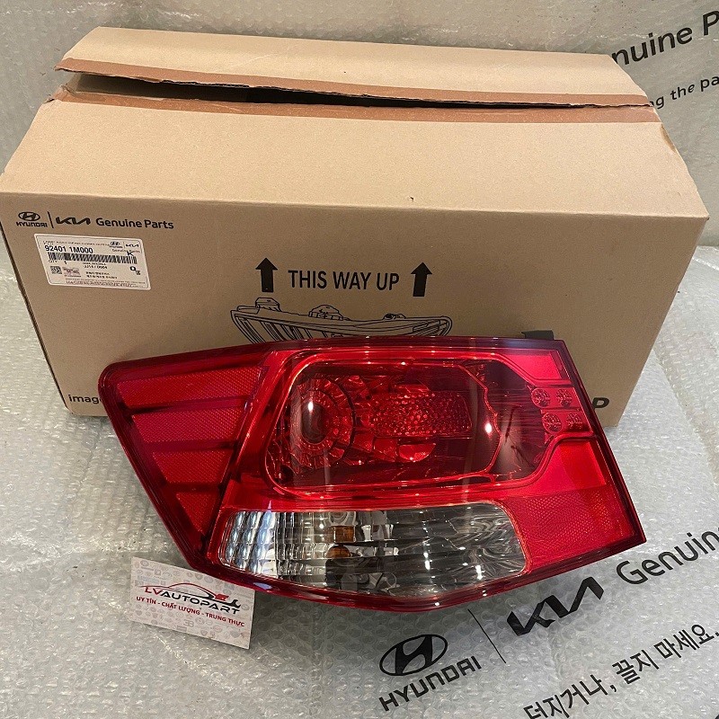 Den-hau-ngoai-Kia-Cerato-Forte-2009-2013-92401-1M000-chinh-hang1